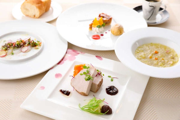 【県中南(秋田~象潟)発】 玉川寺(ぎょくせんじ)のクリンソウ(九輪草)と酒田の老舗フランス料理店「ル・ポットフー」のランチ 日帰り1